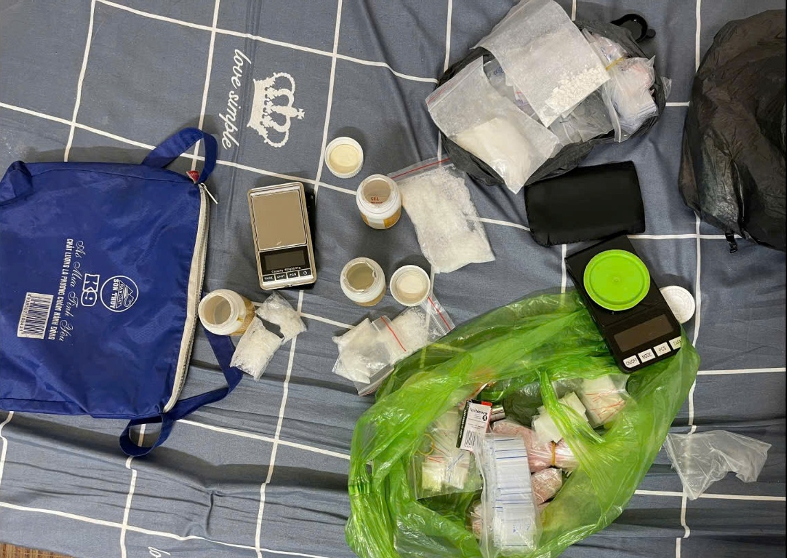 Triệt xóa 01 ổ nhóm, bắt giữ 9 đối tượng tàng trữ, mua bán, sử dụng trái phép chất ma túy